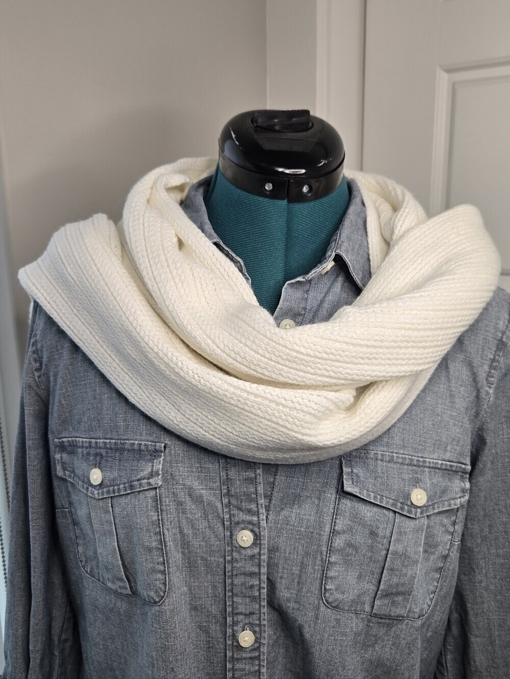 ECHO SOFT LONG SCARF WHITE CREAM KNITWEAR WOMEN OS FRINGE ENDS COZY CROCHET
